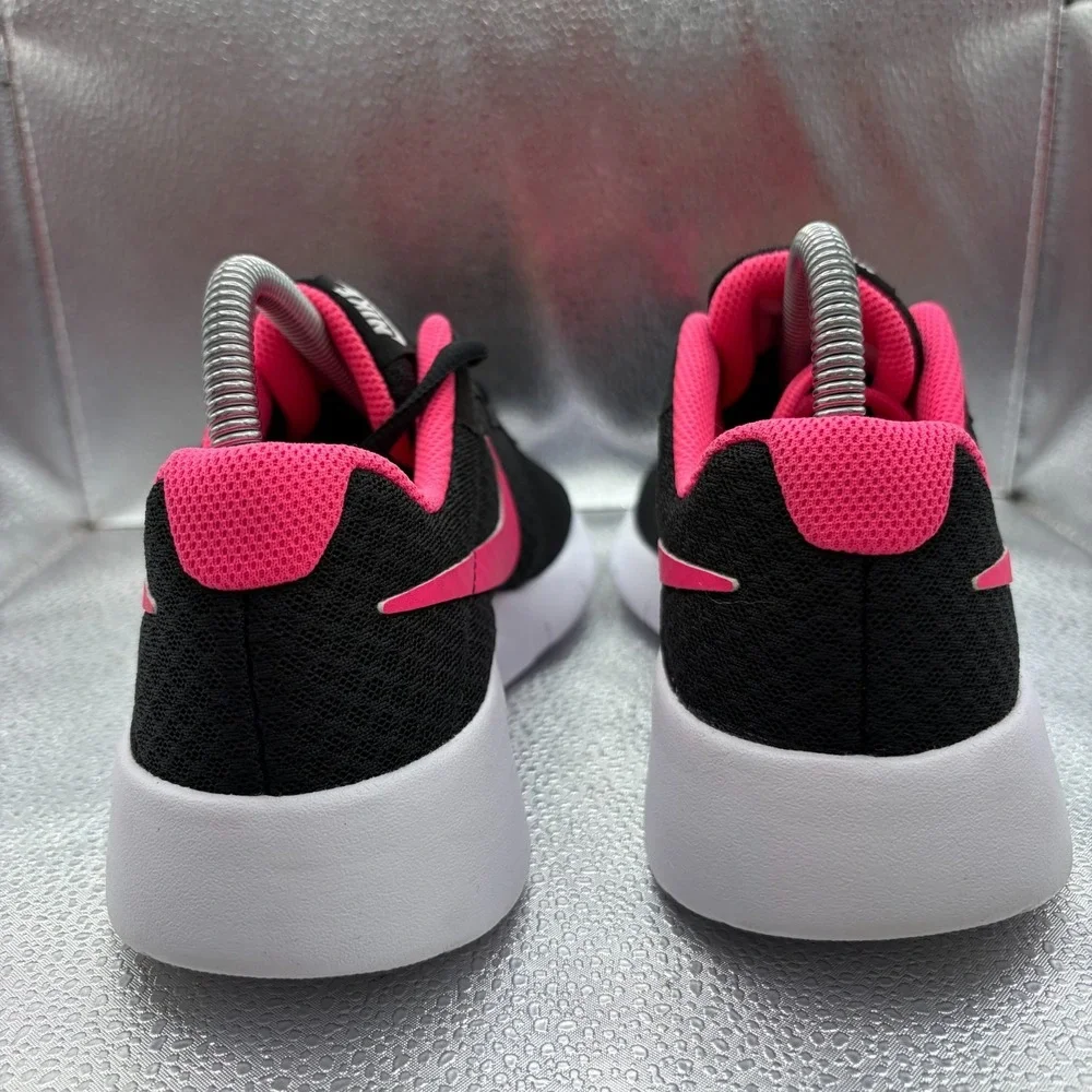 Size 6.5Y Nike Tanjun (GS) Black Pink Kids Low Top Running Sneakers 818384-061